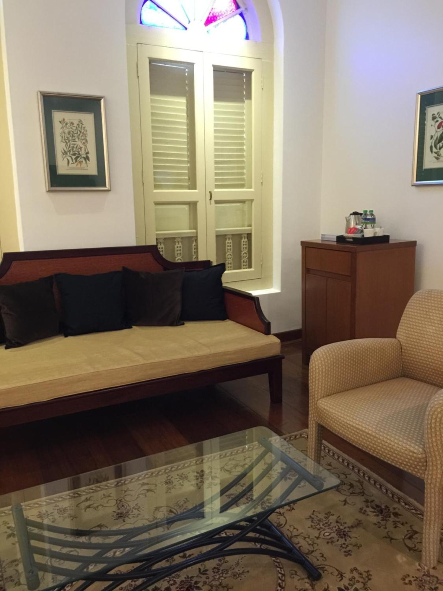 Heeren Palm Suites Malacca Екстериор снимка