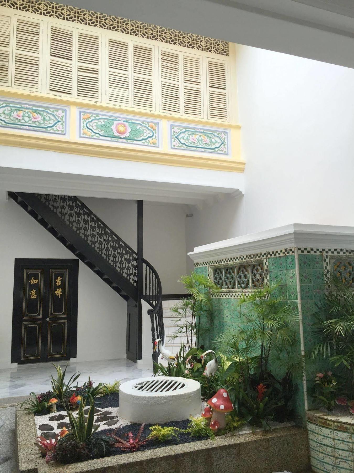 Heeren Palm Suites Malacca Екстериор снимка